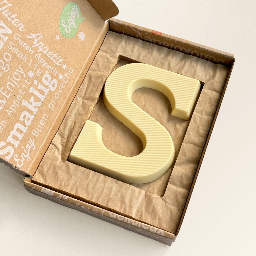 Luxe chocoladeletter S wit in brievenbus verpakking