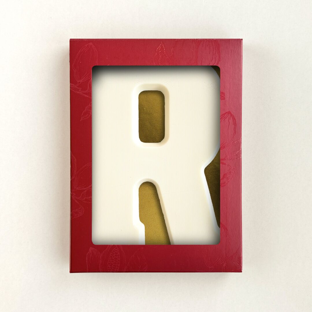 Chocoladeletter R Wit