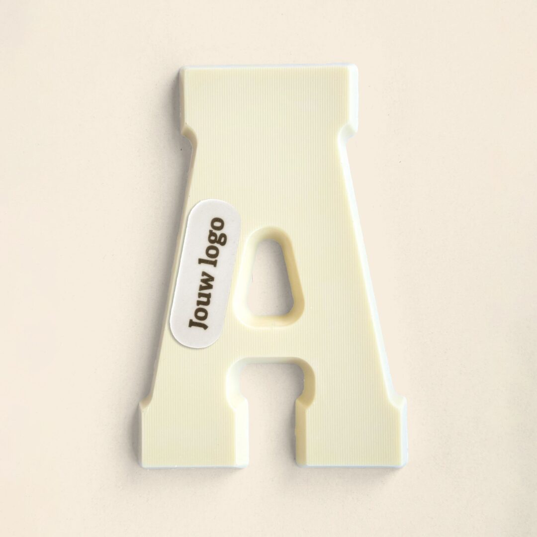 Chocoladeletter Eigen Logo A Wit