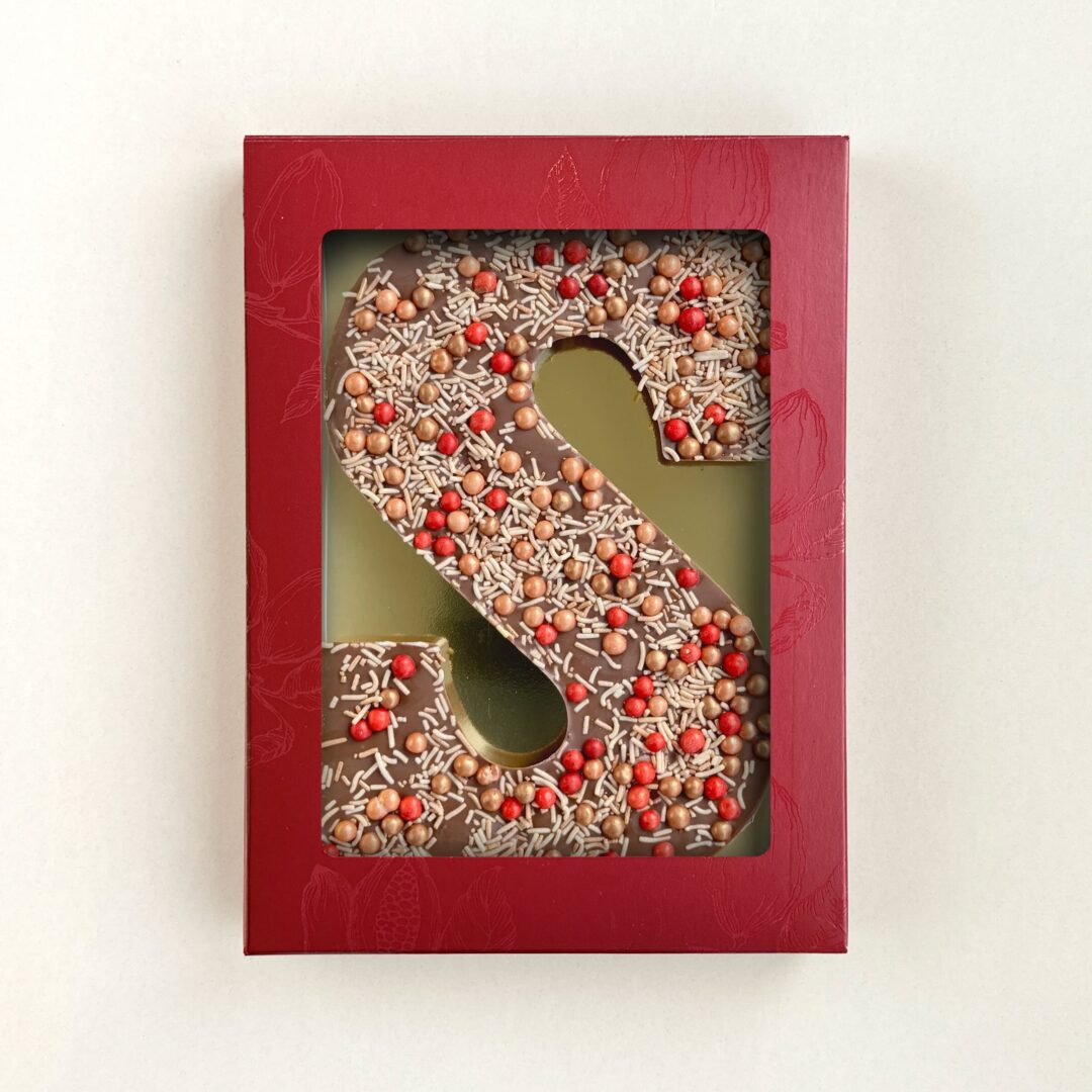 Luxe chocoladeletter gouden sprinkels